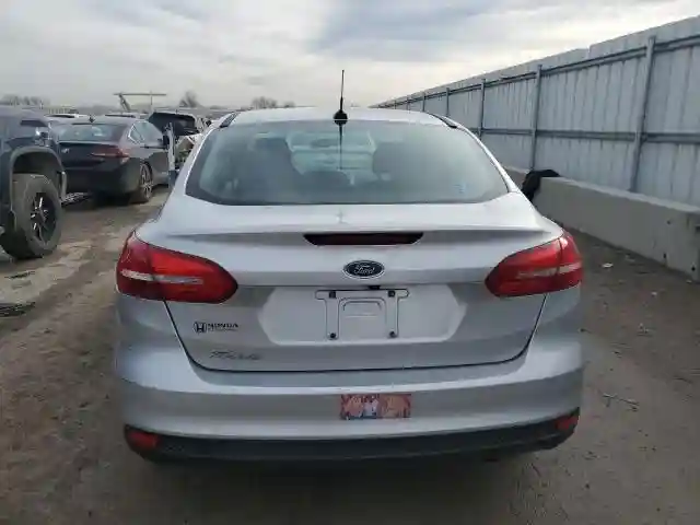1FADP3E21JL244917 2018 FORD FOCUS-5