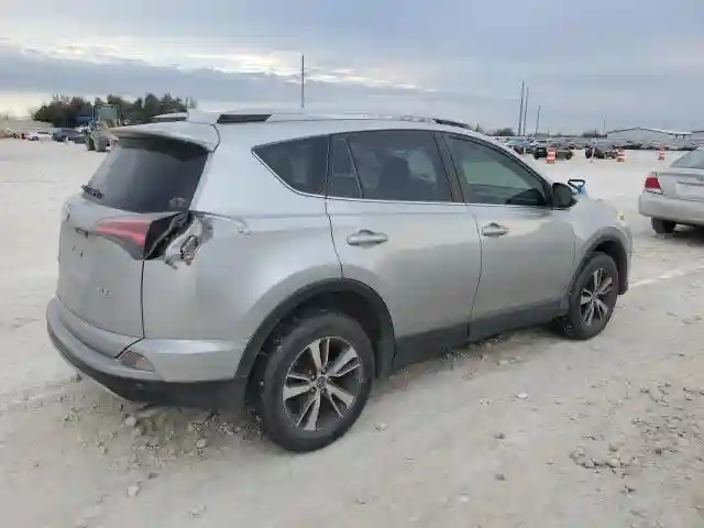 JTMWFREV3JJ180152 2018 TOYOTA RAV4-2