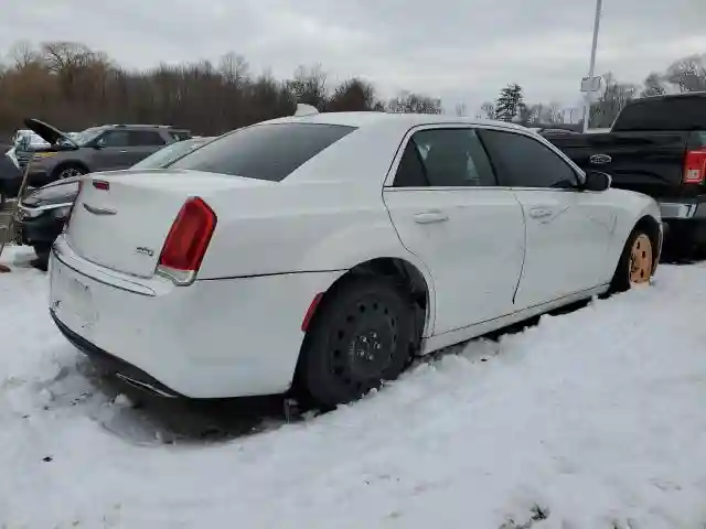 2C3CCARG2GH262025 2016 CHRYSLER 300-2