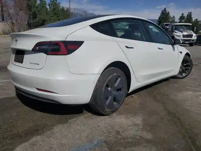 5YJ3E1EB4NF133531 2022 TESLA MODEL 3-2