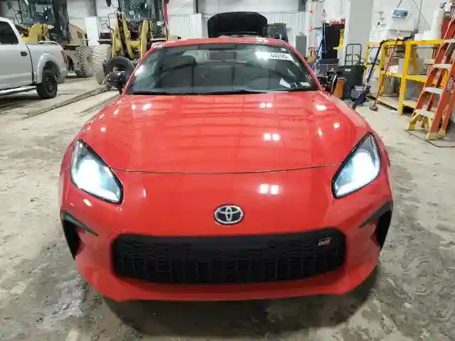 JF1ZNBE1XN9753856 2022 TOYOTA GR 86 PREM-4