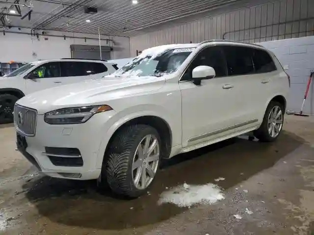 YV4A22PLXJ1204436 2018 VOLVO XC90-0