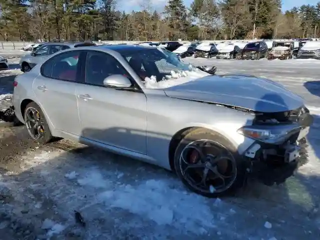 ZARFAEEN8J7564776 2018 ALFA ROMEO GIULIA-3