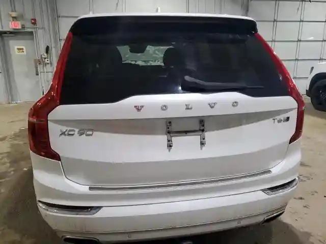 YV4A22PLXJ1204436 2018 VOLVO XC90-5