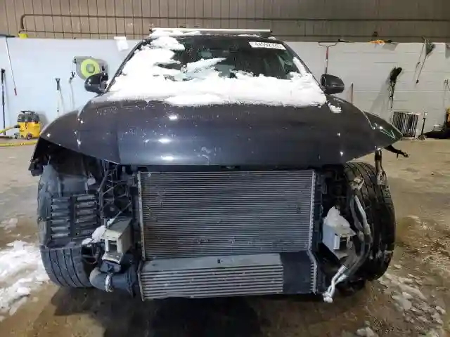 WA1ANAFY6K2095609 2019 AUDI Q5-4