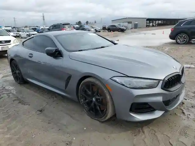 WBABC4C0XRCN56084 2024 BMW M8-3