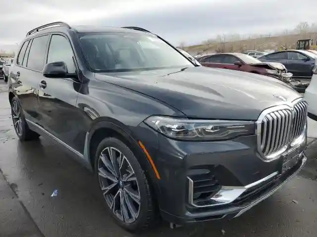 5UXCW2C00N9M59355 2022 BMW X7-3