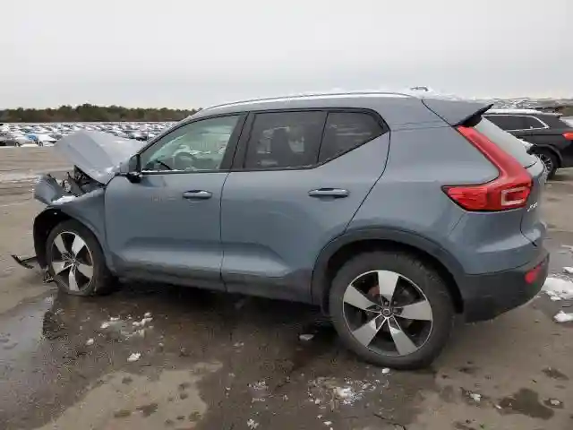 YV4162UK3L2180557 2020 VOLVO XC40-1