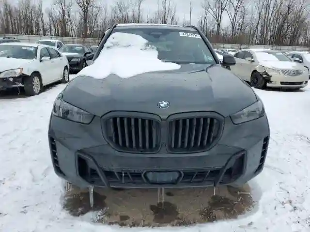 5UX23EU08R9U81596 2024 BMW X5-4