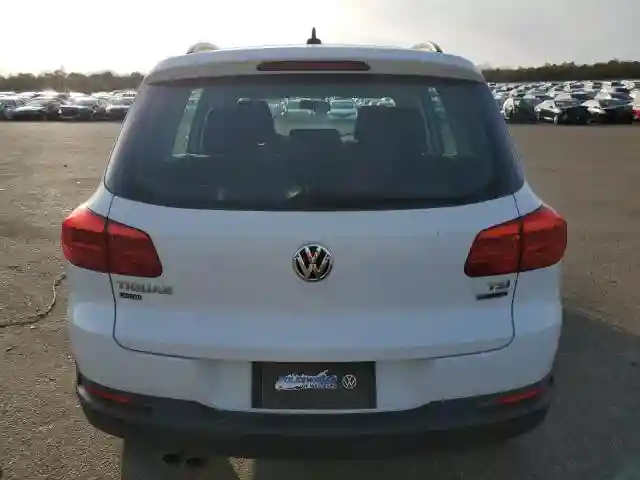 WVGBV7AX0JK004775 2018 VOLKSWAGEN TIGUAN LIM-5