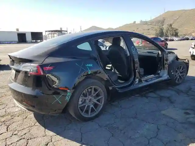 5YJ3E1EA1NF115575 2022 TESLA MODEL 3-2