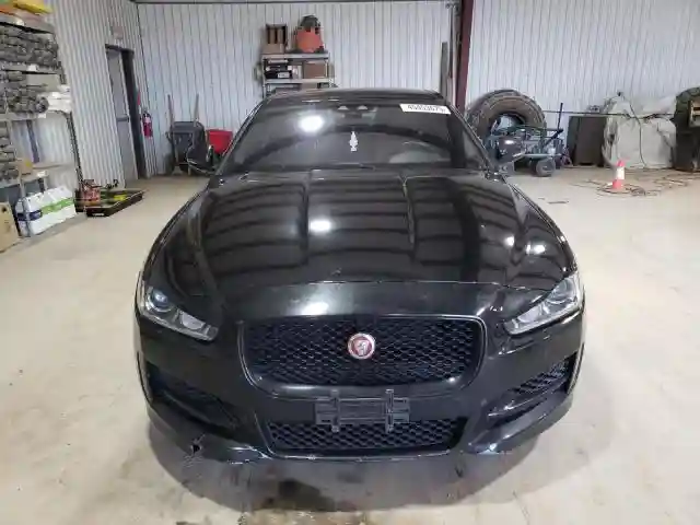 SAJAF4BV9HA951050 2017 JAGUAR XE-4