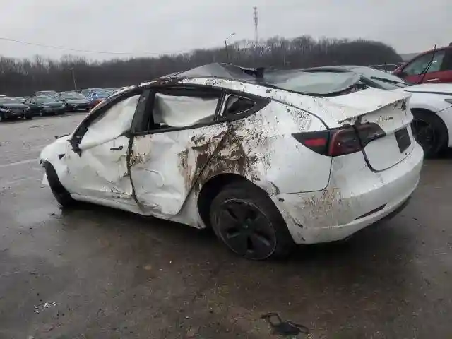 5YJ3E1EA0PF591304 2023 TESLA MODEL 3-1
