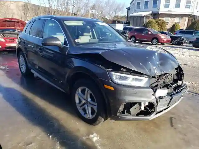 WA1BNAFY9J2020809 2018 AUDI Q5-3