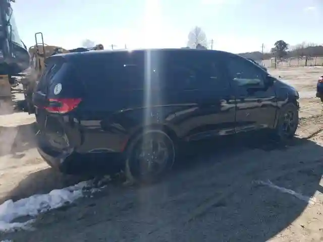 2C4RC1S77PR501630 2023 CHRYSLER PACIFICA-2