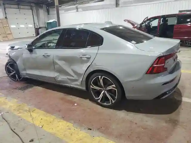 7JRL12TL8RG282776 2024 VOLVO S60 PLUS-1