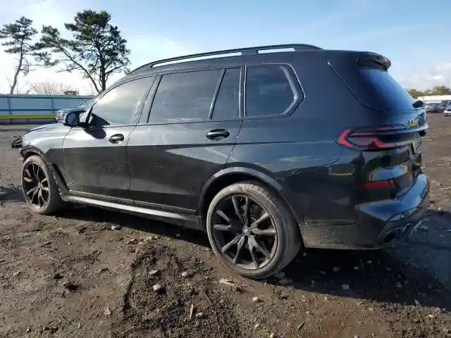 5UX33EM05R9T05013 2024 BMW X7 M60I-1
