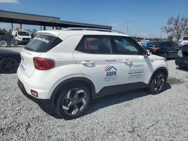 KMHRC8A39RU285336 2024 HYUNDAI VENUE-2