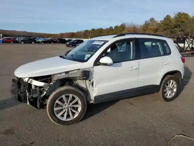 WVGBV7AX0JK004775 2018 VOLKSWAGEN TIGUAN LIM-0