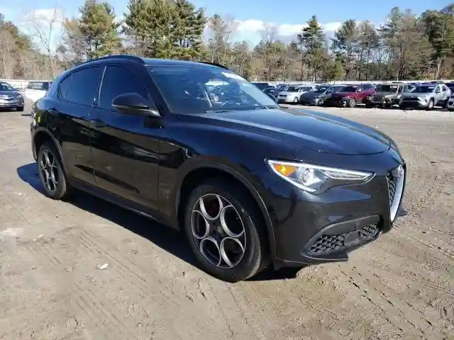 ZASFAKPN4J7B87148 2018 ALFA ROMEO STELVIO-3