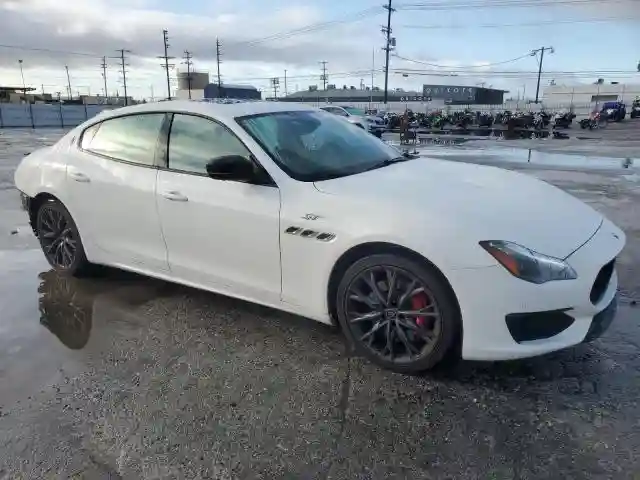 ZAM56XPA9N1386149 2022 MASERATI QUATTROPOR-3