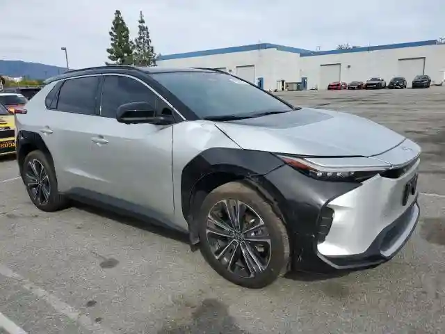 JTMABACA7PA025037 2023 TOYOTA BZ4X XLE-3