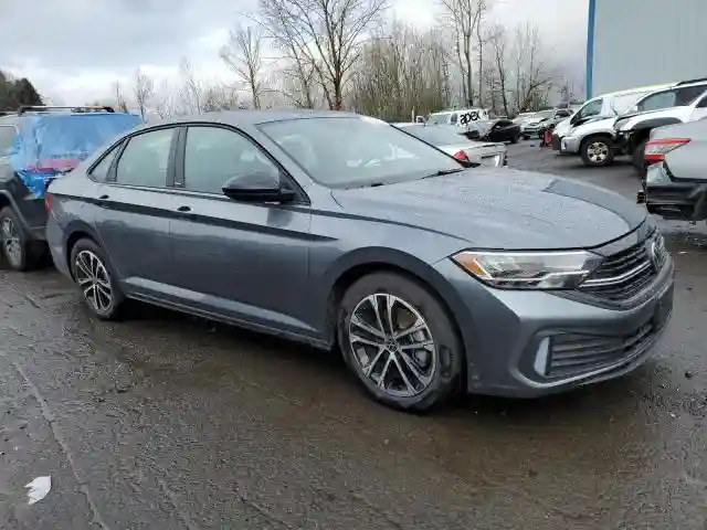 3VWBM7BU2RM063520 2024 VOLKSWAGEN JETTA-3