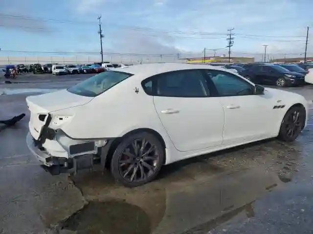ZAM56XPA9N1386149 2022 MASERATI QUATTROPOR-2