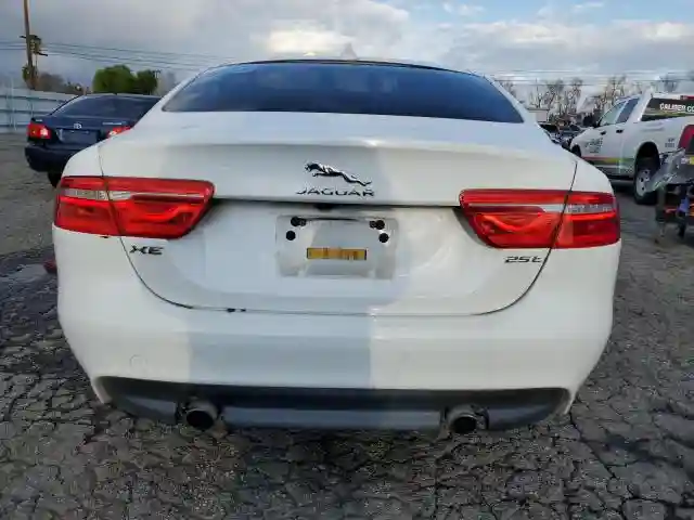 SAJAR4BG8HA973324 2017 JAGUAR XE-5