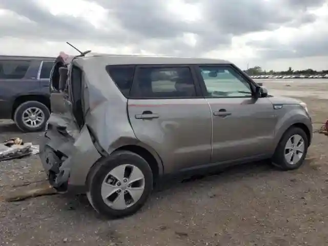 KNDJN2A26G7289677 2016 KIA SOUL-2