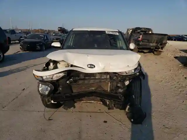 KNDJ63AU0M7137684 2021 KIA SOUL-4