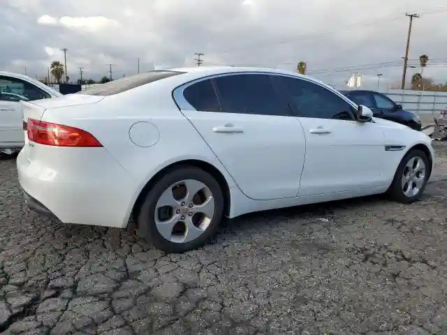 SAJAR4BG8HA973324 2017 JAGUAR XE-2