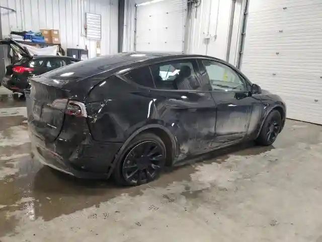 7SAYGDEE7RF056089 2024 TESLA MODEL Y-2