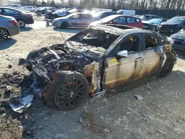 WP0AA2A75JL102483 2018 PORSCHE PANAMERA-0