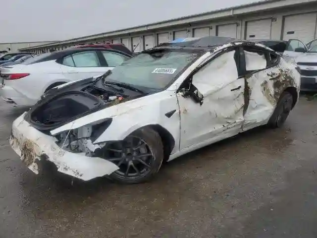 5YJ3E1EA0PF591304 2023 TESLA MODEL 3-0