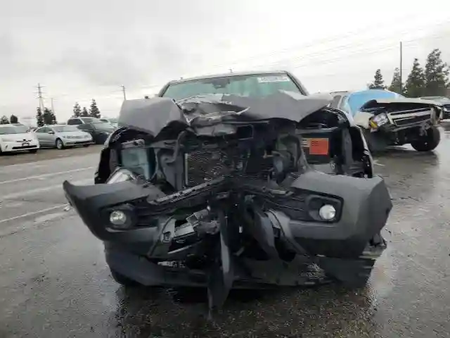 5TFRZ5CN3JX065967 2018 TOYOTA TACOMA-4
