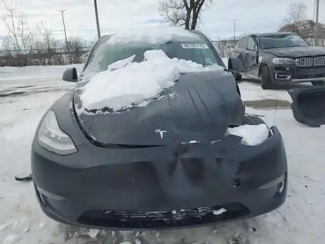 5YJYGDED3MF120514 2021 TESLA MODEL Y-4