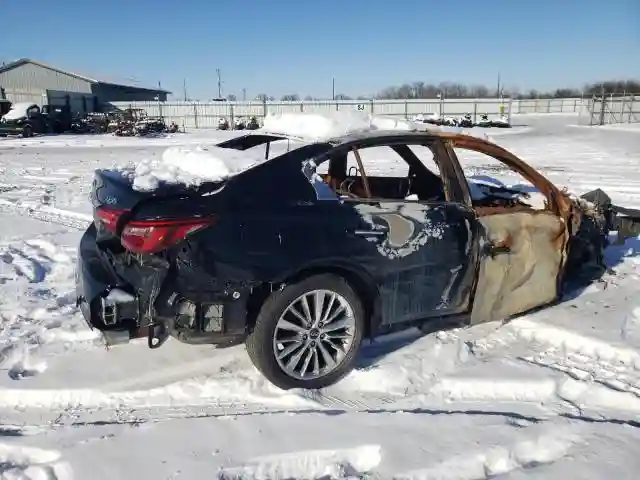 JN1EV7AR5JM611636 2018 INFINITI Q50-2