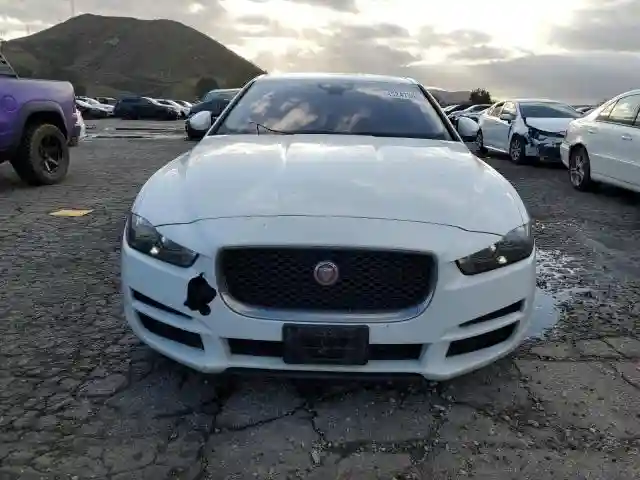SAJAR4BG8HA973324 2017 JAGUAR XE-4