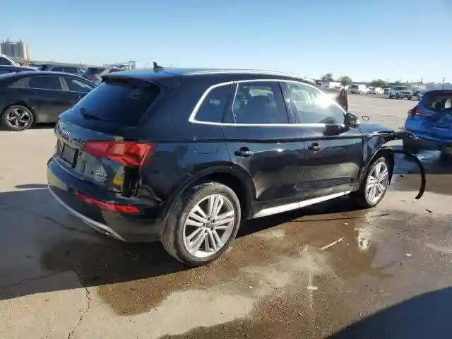 WA1BNAFY3J2073828 2018 AUDI Q5-2
