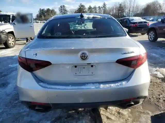 ZARFAEEN8J7564776 2018 ALFA ROMEO GIULIA-5