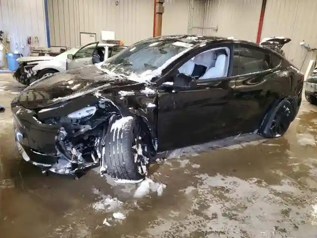 7SAYGDEE3RA220161 2024 TESLA MODEL Y-0