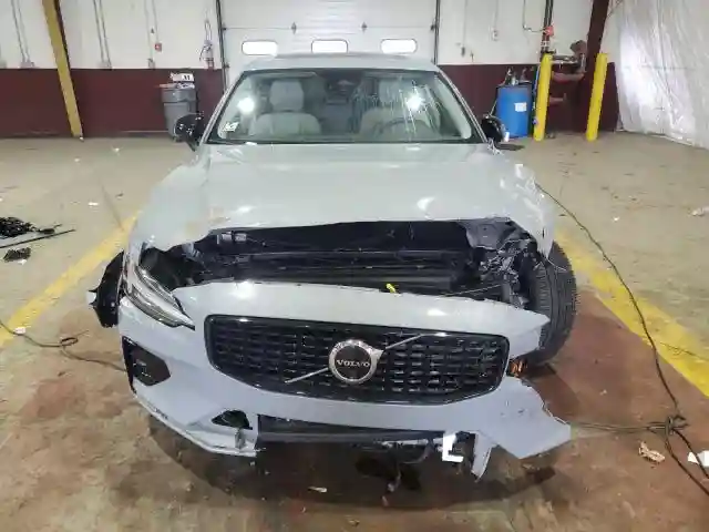 7JRL12TL8RG282776 2024 VOLVO S60 PLUS-4