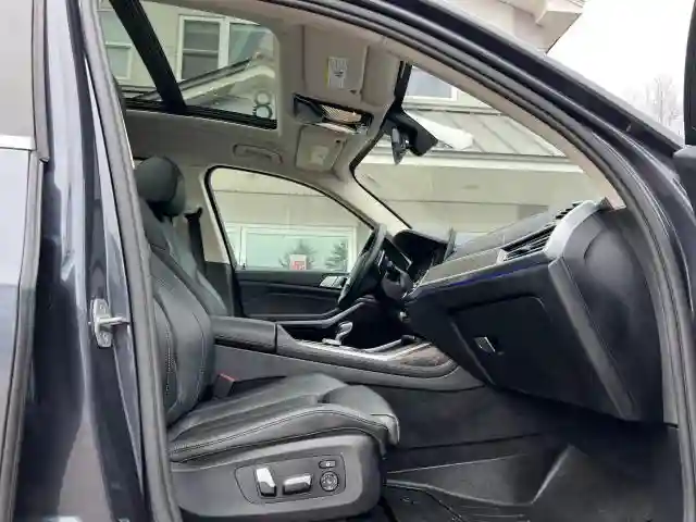 5UXCW2C0XL9C27572 2020 BMW X7-4