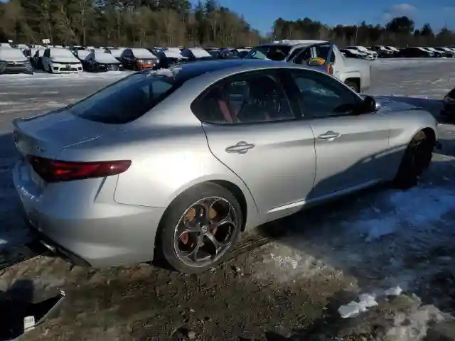 ZARFAEEN8J7564776 2018 ALFA ROMEO GIULIA-2