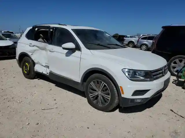 3VV3B7AX5JM035872 2018 VOLKSWAGEN TIGUAN-3