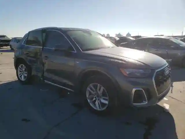 WA1GAAFYXR2065433 2024 AUDI Q5-3