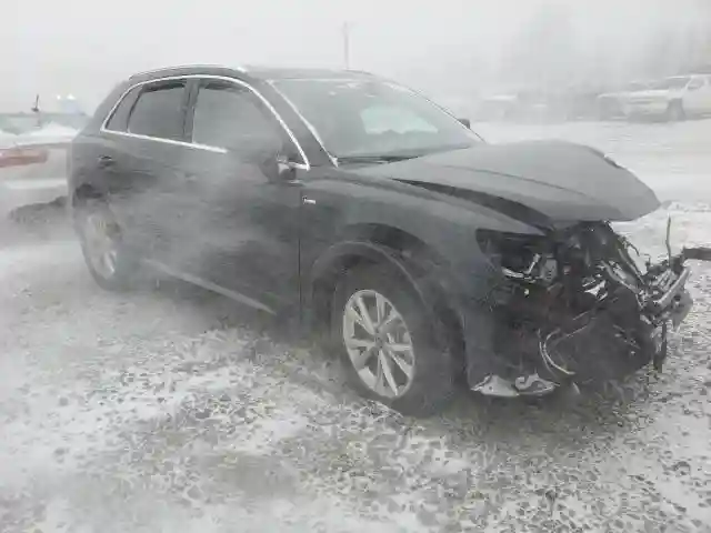 WA1DECF33P1090295 2023 AUDI Q3-3
