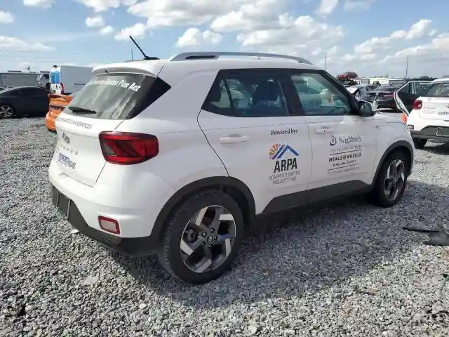 KMHRC8A3XRU288486 2024 HYUNDAI VENUE-2