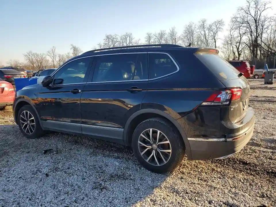 3VV3B7AX7JM199818 2018 VOLKSWAGEN TIGUAN-1